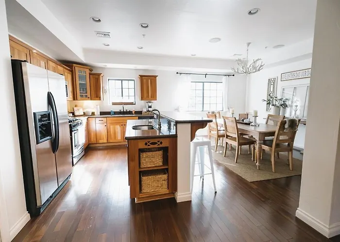 Cozy Townhouse, Walk To Breweries Apartment Pinetop-Lakeside