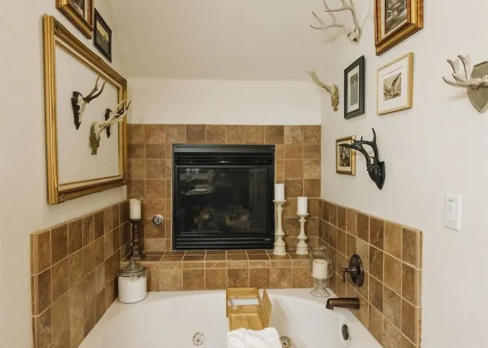 Cozy Townhouse, Walk To Breweries Apartment *
