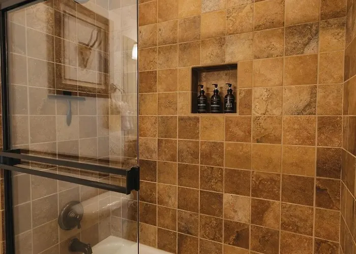 Cozy Townhouse, Walk To Breweries *